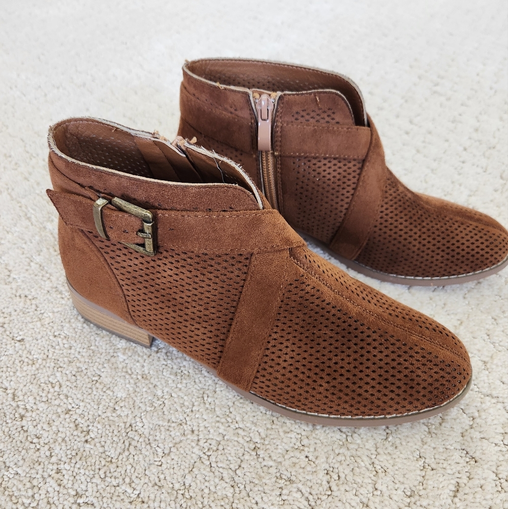 Women's Journee Ankle Boots